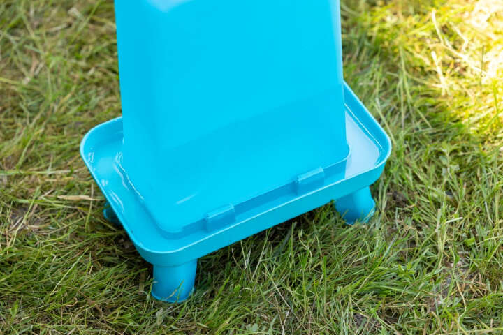 KERBL Kunststofftränke mit Standfüßen